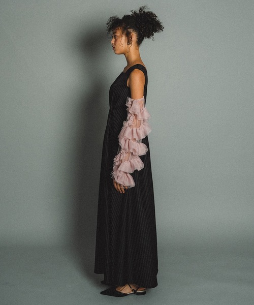 et.UNiVER(エトユニベール)の「Frourish attched dress(ドレス・レディース・ライトグレー/ブラック/グレー・SMALL/MEDIUM/LARGE)」の6枚目の写真