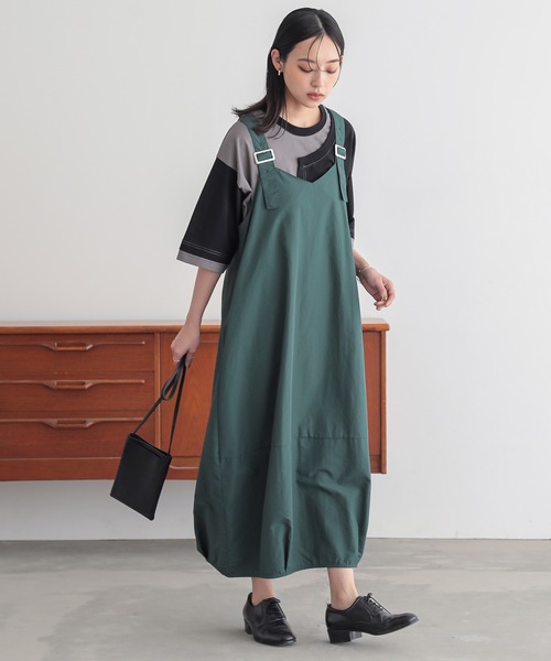 n'OrLABEL（ノアールレーベル）の「『コクーンナイロンジャンパースカート』（ジャンパースカート・レディース・グリーン/ブラック/グレイッシュベージュ・1/2）」の3枚目の写真