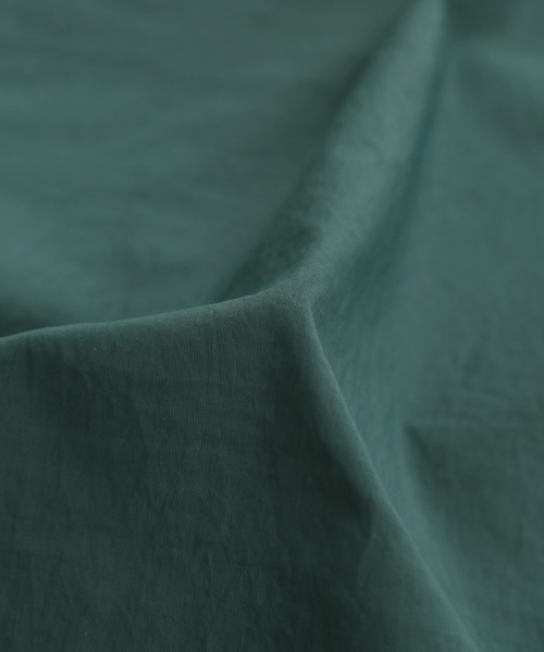 n'OrLABEL（ノアールレーベル）の「『コクーンナイロンジャンパースカート』（ジャンパースカート・レディース・グリーン/ブラック/グレイッシュベージュ・1/2）」の16枚目の写真