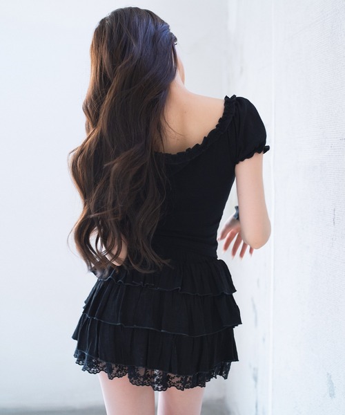 VEILA(ヴェイラ)の「フリルショート丈オフショルトップス(Tシャツ/カットソー・レディース・ブラック/グレー・フリー)」の8枚目の写真