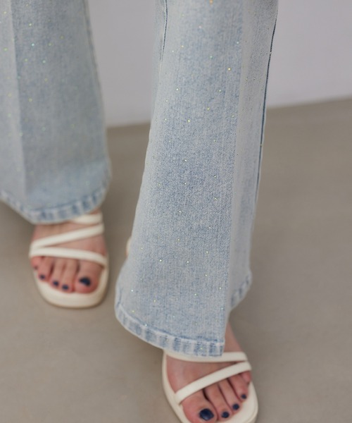 one after another NICE CLAUP(ワンアフターアナザーナイスクラップ)の「ビジューフレアデニムパンツ(デニムパンツ・レディース・ブルー系その他/ブルー/ネイビー・SMALL/MEDIUM)」の20枚目の写真