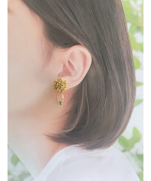 tone(トーン)の「【Hi-na】つぶビーズ×変形オーバルフープ イヤリング(MA)(イヤリング・レディース・ゴールド・FREE)」の3枚目の写真