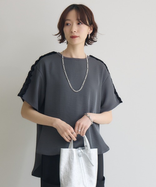 TRANOI.ショルダーフリルレイズプルオーバー　今期新作　トラノイ TRANOI .ショルダーフリルレイズプルオーバー（Tシャツ