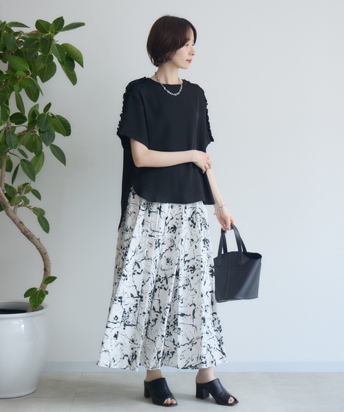 TRANOI.ショルダーフリルレイズプルオーバー　今期新作　トラノイ TRANOI .ショルダーフリルレイズプルオーバー（Tシャツ