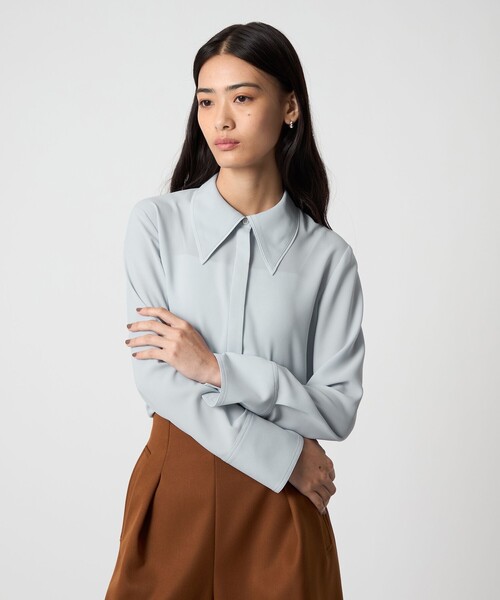 EMMEL REFINES(エメルリファインズ)の「<EMMEL REFINES>EM パイピングエリ トロミシャツ(シャツ/ブラウス・レディース・オフホワイト/ライトブルー/ダークブラウン・FREE)」の5枚目の写真