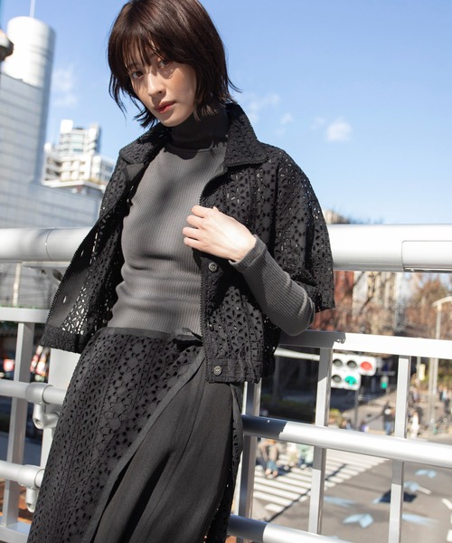 Munich（ミューニック）の「カットワークレースシャツ（シャツ/ブラウス・レディース・ホワイト/ブラック/グリーン・FREE）」の2枚目の写真