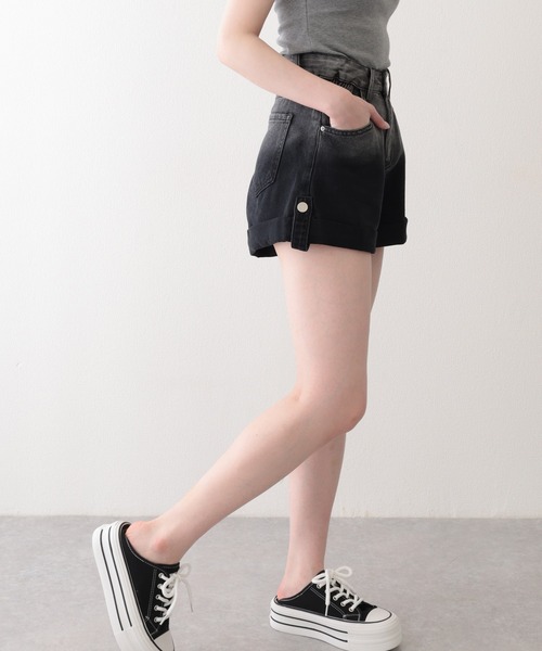 Lace Ladies(レースレディース)の「グラデーション ハイウエスト ロールアップ ショート デニムパンツ(デニムパンツ・レディース・ブルー/ブラック・S/M/XL)」の10枚目の写真