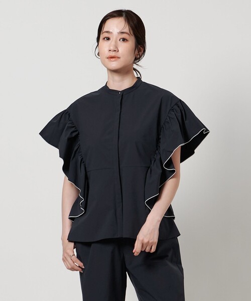 UNITED ARROWS（ユナイテッドアローズ）の「イージー フレアスリーブ ブラウス ‐撥水・UVカット・防シワ‐（シャツ/ブラウス・レディース・オフホワイト/ブラック/ライム/ネイビー・FREE）」の17枚目の写真
