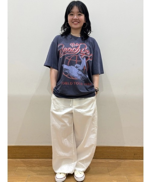 GAP(ギャップ)の「●ビーチ・ボーイズ グラフィックTシャツ/ BEACH BOYS(Tシャツ/カットソー・メンズ・ネイビー・L/XL/XS/S/M)」の4枚目の写真