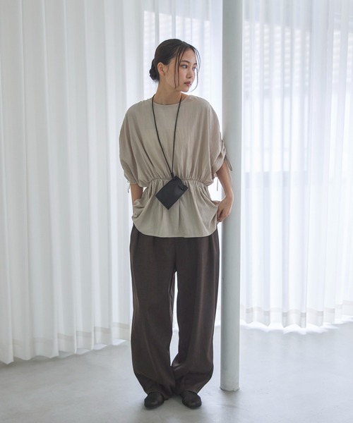 feepur（フェピュール）の「ショルダーギャザーボックスブラウス（シャツ/ブラウス・レディース・アイボリー/ブラック・MEDIUM）」の8枚目の写真