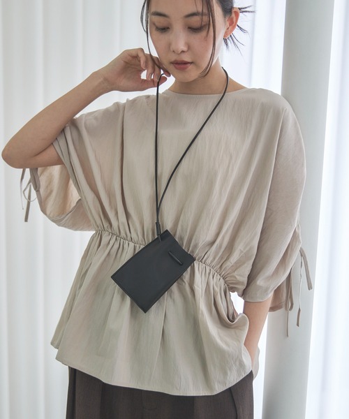 feepur（フェピュール）の「ショルダーギャザーボックスブラウス（シャツ/ブラウス・レディース・アイボリー/ブラック・MEDIUM）」の10枚目の写真