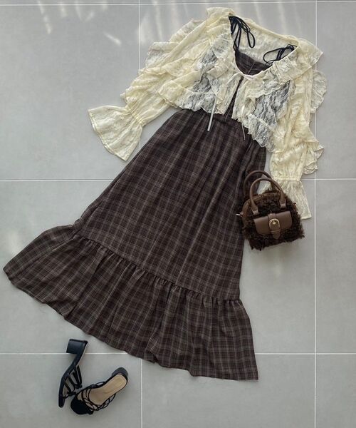 MAJESTIC LEGON（マジェスティックレゴン）の「キャミセットフリルブラウス（シャツ/ブラウス・レディース・アイボリー/ブルー系その他2/グレー系その他/ホワイト系その他2・MEDIUM）」の5枚目の写真