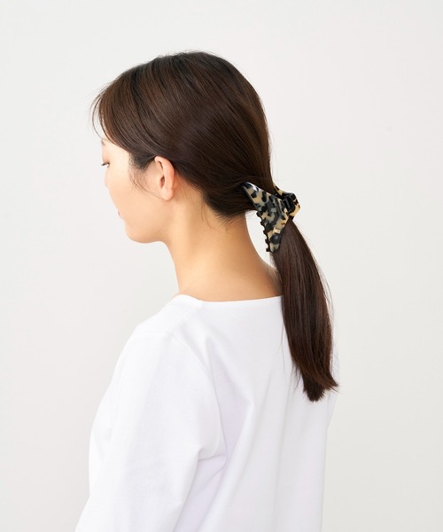 LANVIN en Bleu（ランバンオンブルー）の「ニュアンスカラーバンス（バレッタ/ヘアクリップ・レディース・パープル/ベージュ・ONE SIZE）」の7枚目の写真