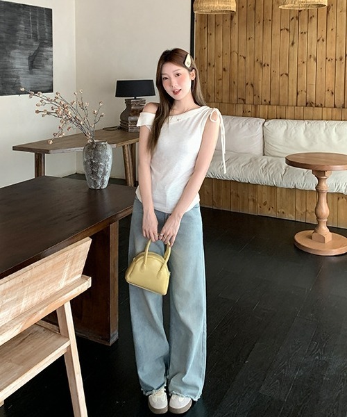 gossip!ロサンゼルス(ゴシップロサンゼルス)の「【Y2Kガーリー】アシンメトリーオフショルダーギャザーTシャツ(Tシャツ/カットソー・レディース・ブラック/ライトピンク・FREE)」の6枚目の写真
