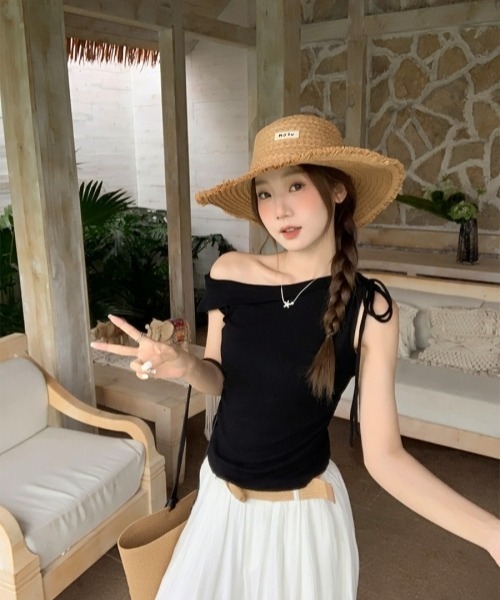 gossip!ロサンゼルス(ゴシップロサンゼルス)の「【Y2Kガーリー】アシンメトリーオフショルダーギャザーTシャツ(Tシャツ/カットソー・レディース・ブラック/ライトピンク・FREE)」の12枚目の写真