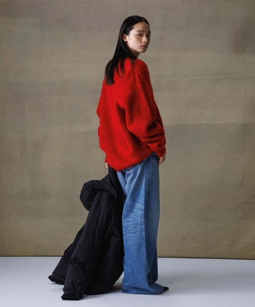 ADAM ET ROPE'（アダムエロペ）の「モヘアミックス オーバーサイズ Vネックニット（ニット/セーター・メンズ・キャメル/レッド/ブラック・L/M）」の15枚目の写真