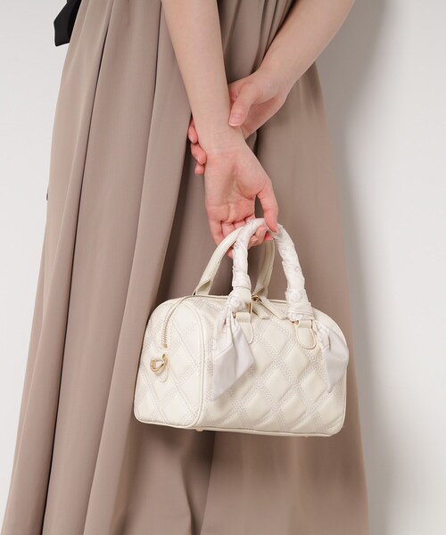 ESPERANZA(エスペランサ)の「スカーフリボンキルティングバッグ(ショルダーバッグ・レディース・アイボリー/ブラック/ピンク系・FREE)」の19枚目の写真