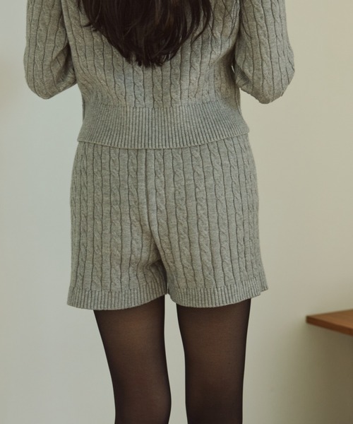 VANNIE U（ヴァニーユー）の「ミニケーブルニットショートパンツ/セットアップ着用可能（その他パンツ・レディース・グレー/ネイビー・FREE）」の10枚目の写真