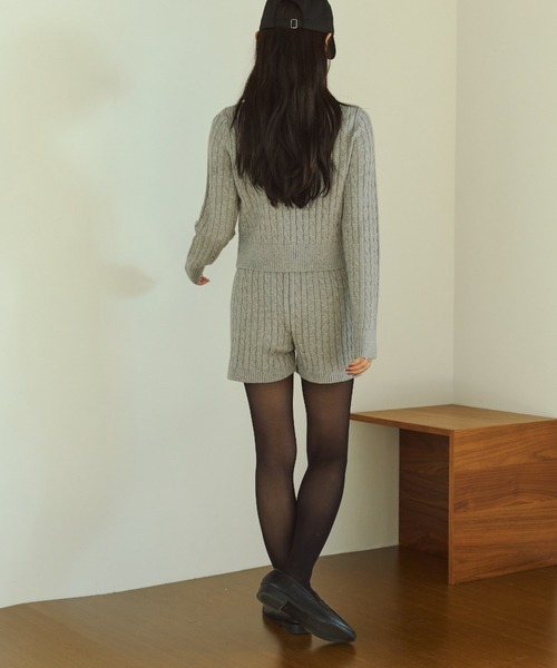 VANNIE U（ヴァニーユー）の「ミニケーブルニットショートパンツ/セットアップ着用可能（その他パンツ・レディース・グレー/ネイビー・FREE）」の12枚目の写真