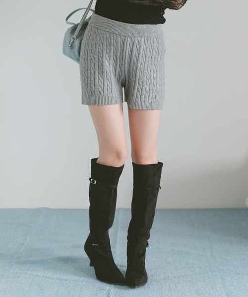 VANNIE U(ヴァニーユー)の「ミニケーブルニットショートパンツ/セットアップ着用可能(その他パンツ・レディース・グレー/ネイビー・FREE)」の15枚目の写真