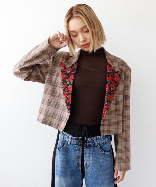 Three Four Time(スリーフォータイム)の「ローズプリント切替チェックショートジャケット(テーラードジャケット・レディース・ベージュ・FREE)」の18枚目の写真