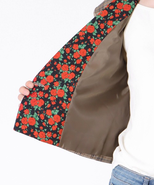 Three Four Time(スリーフォータイム)の「ローズプリント切替チェックショートジャケット(テーラードジャケット・レディース・ベージュ・FREE)」の14枚目の写真