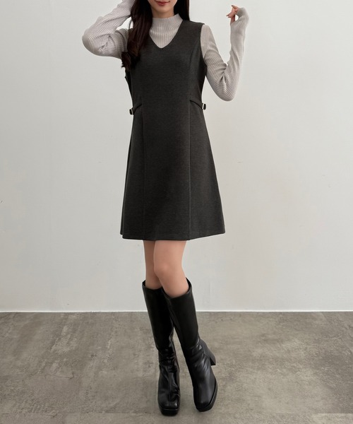 CENEA（セネア）の「Vネックミニジャンパースカート（ジャンパースカート・レディース・グレイッシュベージュ/ブラック/チャコール・SMALL/LARGE/MEDIUM）」の11枚目の写真