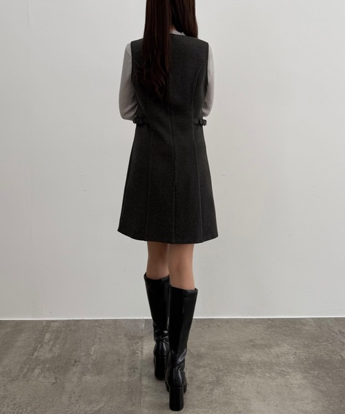 CENEA（セネア）の「Vネックミニジャンパースカート（ジャンパースカート・レディース・グレイッシュベージュ/ブラック/チャコール・SMALL/LARGE/MEDIUM）」の13枚目の写真