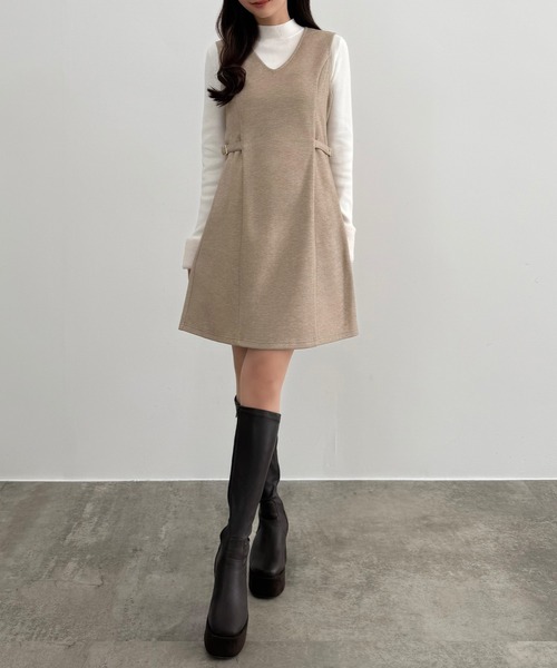 CENEA（セネア）の「Vネックミニジャンパースカート（ジャンパースカート・レディース・グレイッシュベージュ/ブラック/チャコール・SMALL/LARGE/MEDIUM）」の14枚目の写真