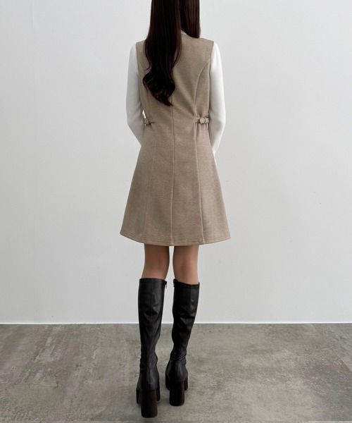 CENEA（セネア）の「Vネックミニジャンパースカート（ジャンパースカート・レディース・グレイッシュベージュ/ブラック/チャコール・SMALL/LARGE/MEDIUM）」の17枚目の写真