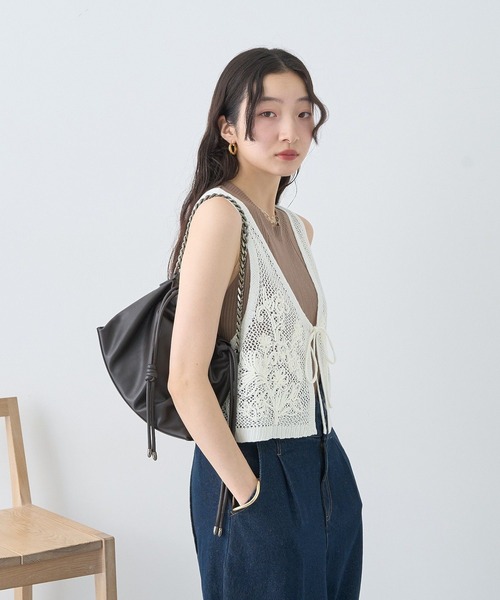 earth music&ecology（アースミュージックアンドエコロジー）の「フラワー刺繍メッシュベスト（ベスト・レディース・ブラック/オフホワイト・FREE）」の4枚目の写真