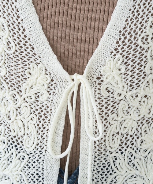 earth music&ecology（アースミュージックアンドエコロジー）の「フラワー刺繍メッシュベスト（ベスト・レディース・ブラック/オフホワイト・FREE）」の9枚目の写真