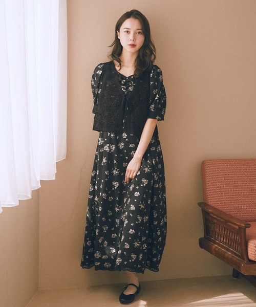 earth music&ecology（アースミュージックアンドエコロジー）の「フラワー刺繍メッシュベスト（ベスト・レディース・ブラック/オフホワイト・FREE）」の11枚目の写真