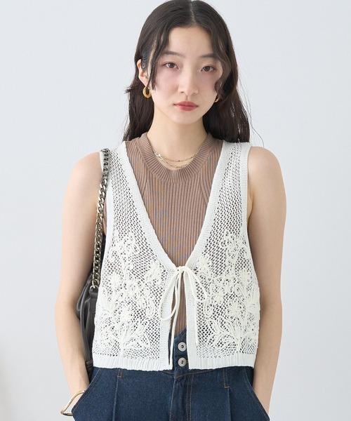 earth music&ecology（アースミュージックアンドエコロジー）の「フラワー刺繍メッシュベスト（ベスト・レディース・ブラック/オフホワイト・FREE）」の3枚目の写真