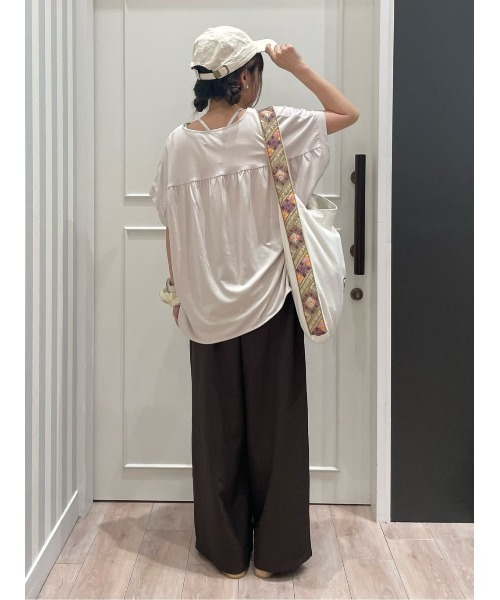Right-on（ライトオン）の「HONEYSUCKLE ROSE(ハニーサックルローズ)【レディース】接触冷感ドルマンＶネックTシャツ（Tシャツ/カットソー・レディース・ライトベージュ/ブラック/ベージュ・M/L）」の22枚目の写真