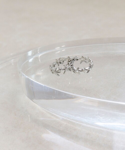 fredy emue（フレディエミュ）の「星フープピアス（ピアス（両耳用）・レディース・シルバー/ゴールド・FREE）」の5枚目の写真