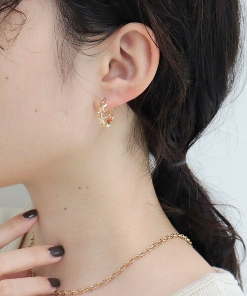 fredy emue（フレディエミュ）の「星フープピアス（ピアス（両耳用）・レディース・シルバー/ゴールド・FREE）」の6枚目の写真