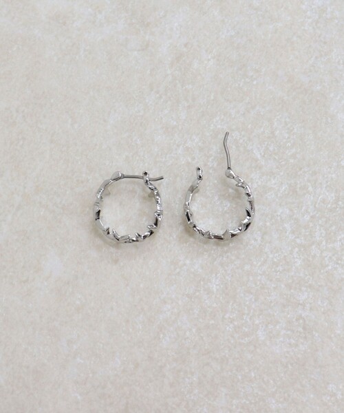 fredy emue（フレディエミュ）の「星フープピアス（ピアス（両耳用）・レディース・シルバー/ゴールド・FREE）」の10枚目の写真