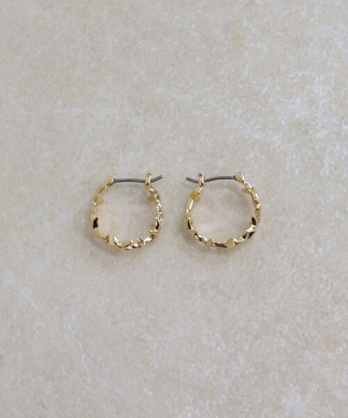 fredy emue（フレディエミュ）の「星フープピアス（ピアス（両耳用）・レディース・シルバー/ゴールド・FREE）」の3枚目の写真