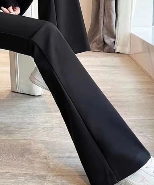 cammie(キャミー)の「ストレッチセミフレアパンツ(その他パンツ・レディース・ブラック・LARGE/MEDIUM)」の2枚目の写真