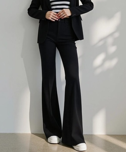 cammie(キャミー)の「ストレッチセミフレアパンツ(その他パンツ・レディース・ブラック・LARGE/MEDIUM)」の5枚目の写真