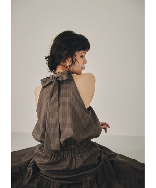 NOTREemor(ノートルエモア)の「back ribbon check short top(Tシャツ/カットソー・レディース・ブルー/ブラック・FREE)」の2枚目の写真