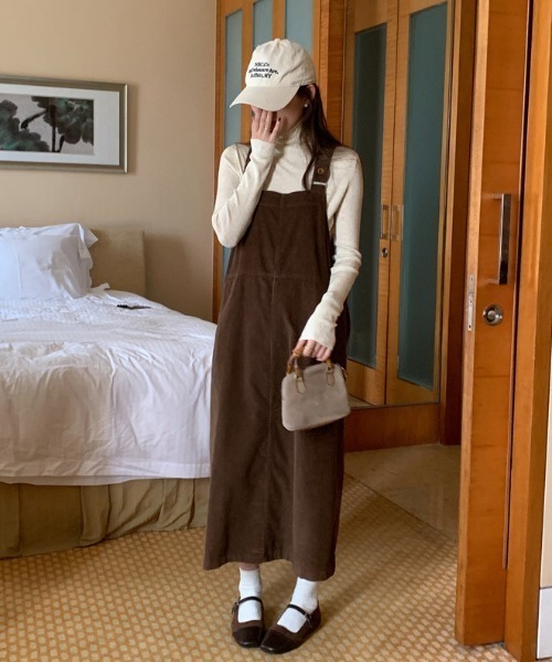 cammie(キャミー)の「サスペンダー付きジャンパースカート(ジャンパースカート・レディース・ベージュ/ブラウン・L/M)」の2枚目の写真