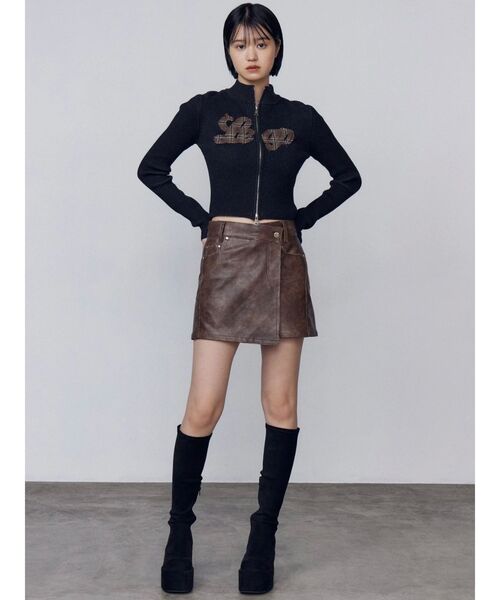 EMODA（エモダ）の「パッチロゴプレーティングニット（ニット/セーター・レディース・ブラック/ブラウン/グレー/ピンク・FREE）」の7枚目の写真