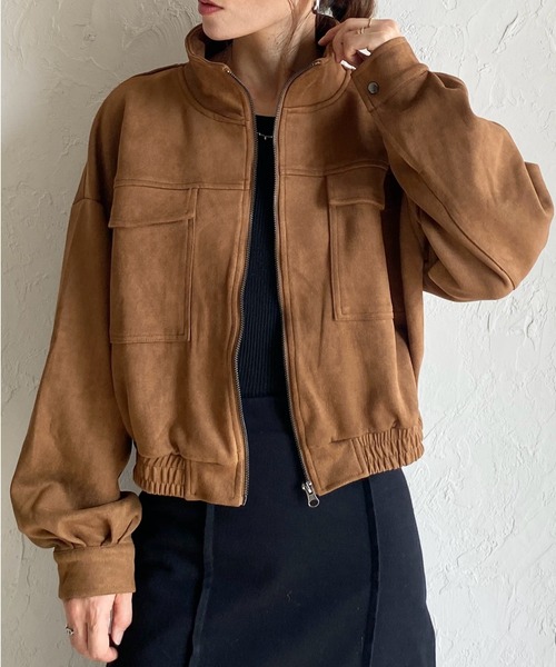 She's Closet(シーズクローゼット)の「ショート丈ジップアップスタンドネックフェイクスエードブルゾン(ブルゾン・レディース・ブラック/ダークブラウン/キャメル・FREE)」の3枚目の写真