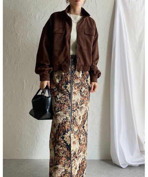 She's Closet(シーズクローゼット)の「ショート丈ジップアップスタンドネックフェイクスエードブルゾン(ブルゾン・レディース・ブラック/ダークブラウン/キャメル・FREE)」の6枚目の写真