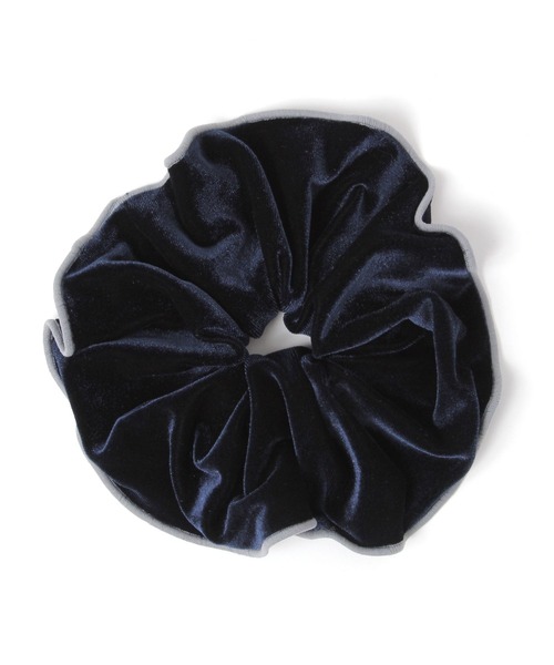 BAYFLOW(ベイフロー)の「ベロアビッグシュシュ(シュシュ・レディース・ベージュ/ネイビー・FREE)」の8枚目の写真