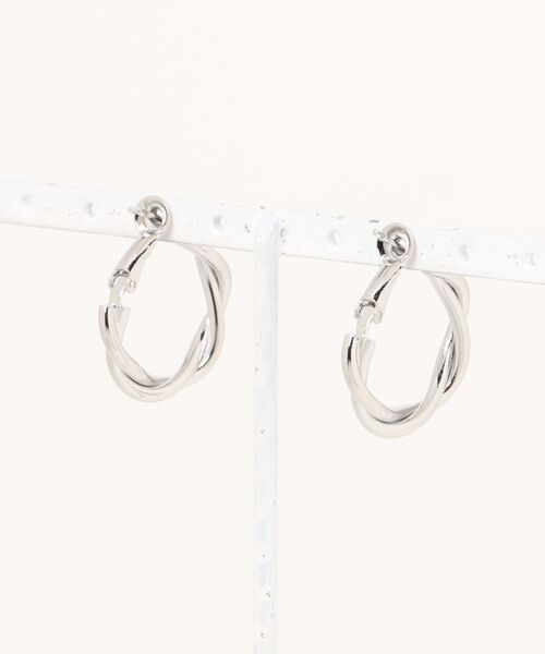ARCHIVER(アーカイバ)の「【Bz】ツイストフープリングペアピアス/両耳用/ユニセックス(T3)(ピアス(両耳用)・メンズ・シルバー・FREE)」の5枚目の写真