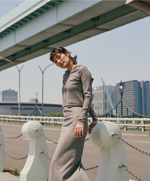 RVCA（ルーカ）の「RVCA レディース SLIM ZIP HOODIE セーター 【2025年秋冬モデル】 @autumn/ルーカ自ップアップパーカー・フーディー（ニット/セーター・レディース・ブラック/マルチ/グレー系その他・SMALL/MEDIUM/LARGE）」の9枚目の写真