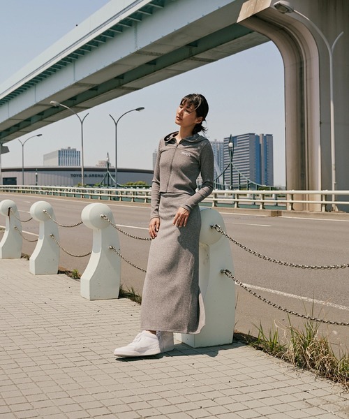 RVCA（ルーカ）の「RVCA レディース SLIM ZIP HOODIE セーター 【2025年秋冬モデル】 @autumn/ルーカ自ップアップパーカー・フーディー（ニット/セーター・レディース・ブラック/マルチ/グレー系その他・SMALL/MEDIUM/LARGE）」の8枚目の写真